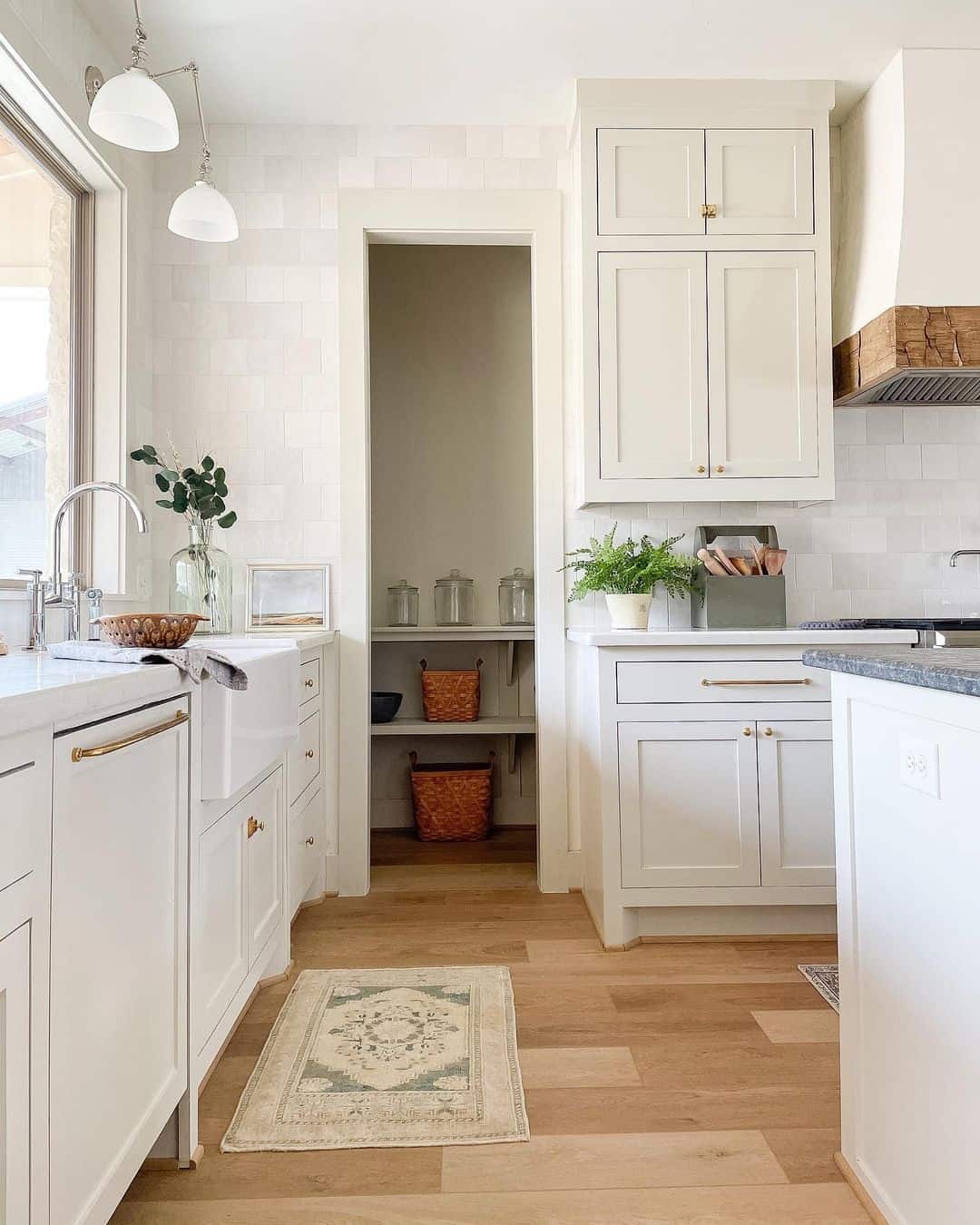 White Shaker Cabinets with Gold Hardware