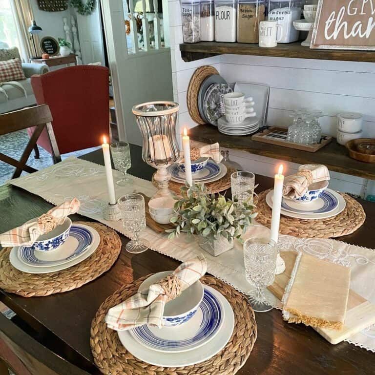Subtle Autumn Table Décor