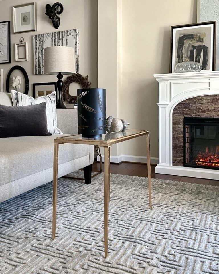 Modern Grey and White Living Room Décor