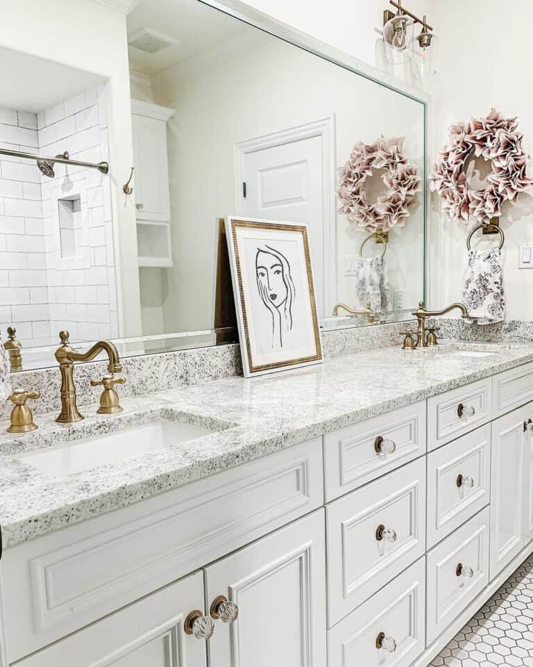 Modern Bathroom Art Ideas