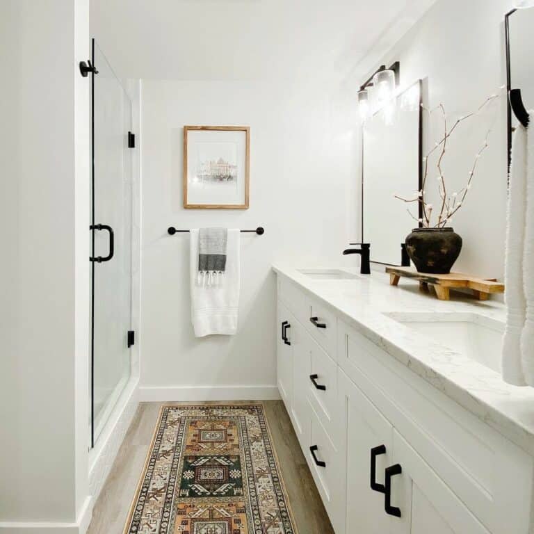 Diamond Patterned Glossy White Shower Curb
