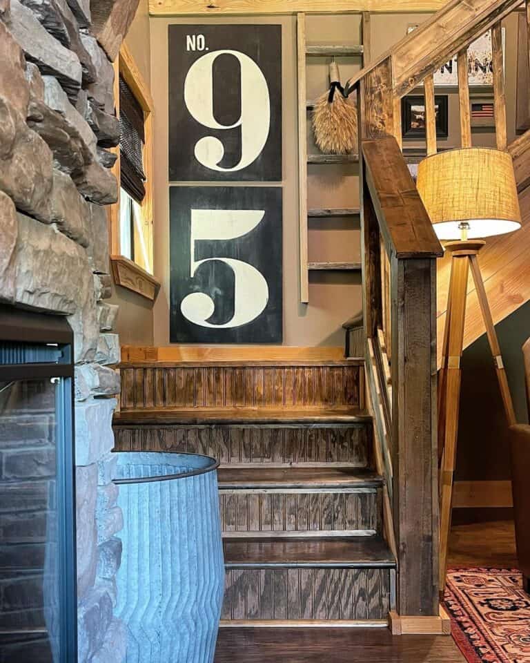 Lodge Style Décor Ideas for a Stairwell