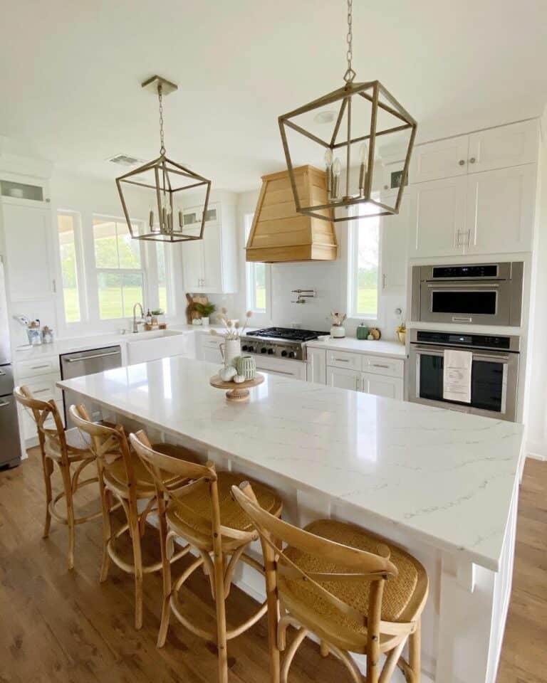 Warm Beachy Tones in Farmhouse Kitchen Styling