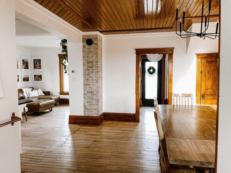 White Walls Balance a Wood Dining Room