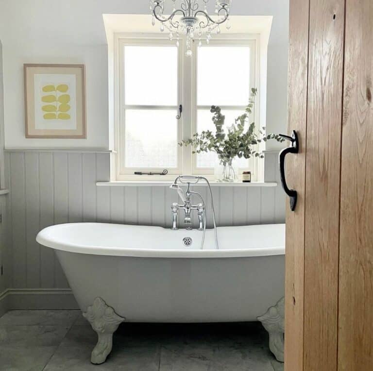 Elegant Styling Ideas for Gray and White Bathroom