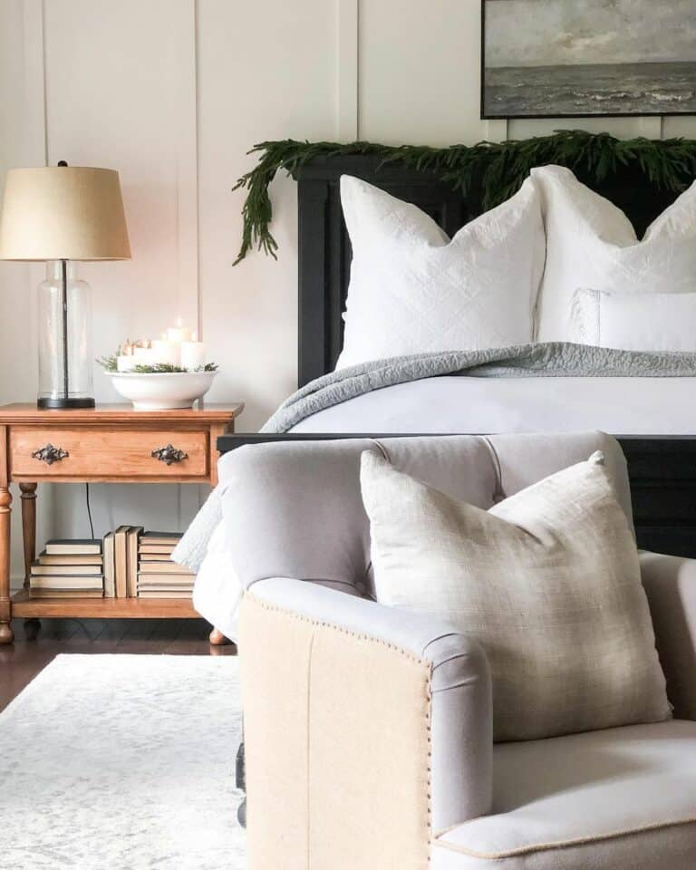Grey Accents as Bedroom Décor