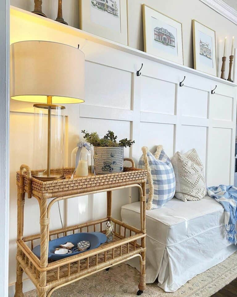Modern Coastal Décor With Blue Accents