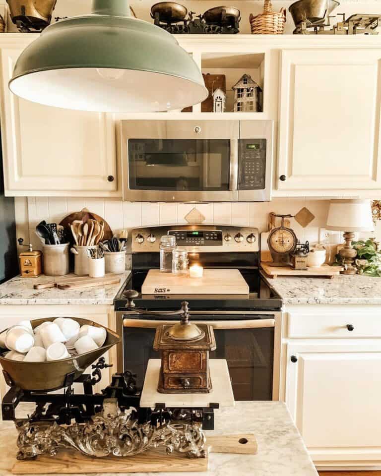 Vintage Kitchen with Antique Décor