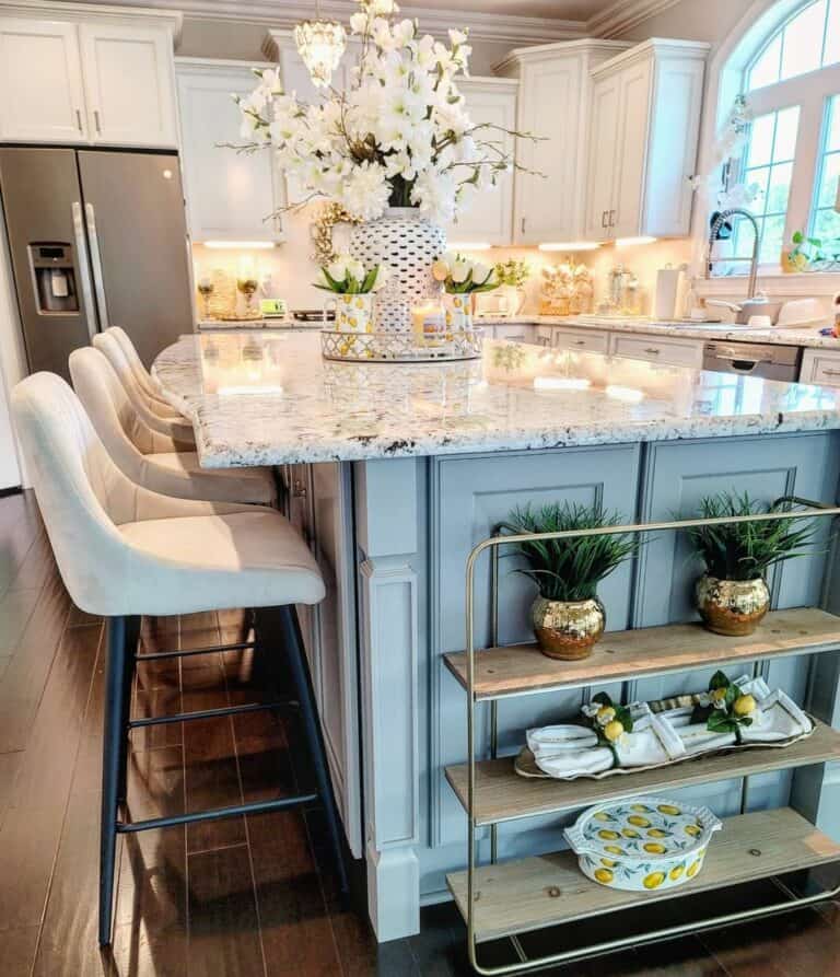 Elegant Lemons as Farmhouse Kitchen Décor