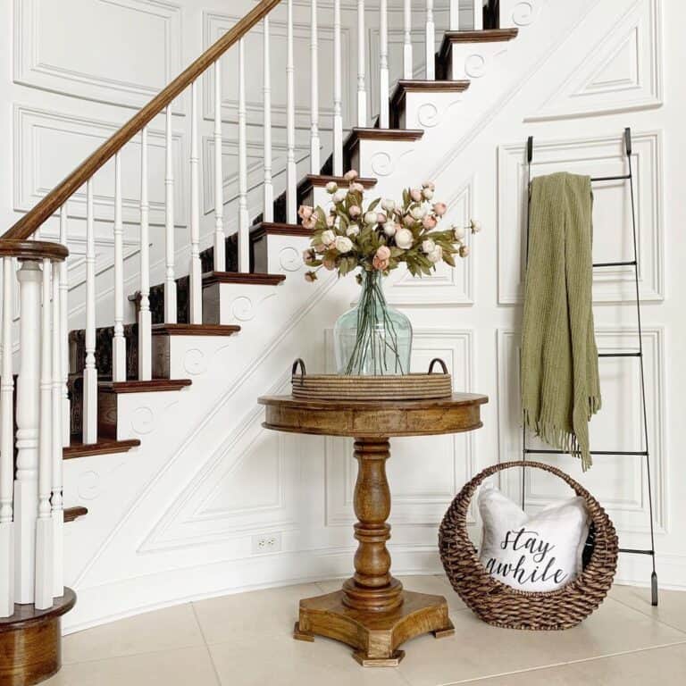 Floral and Feminine Entryway Décor
