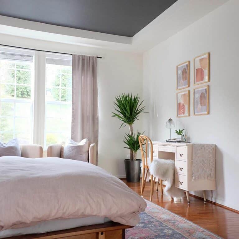 Beautiful Bedroom with Pink Room Décor