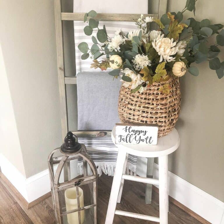 Blanket Ladder and Floor Lantern Décor