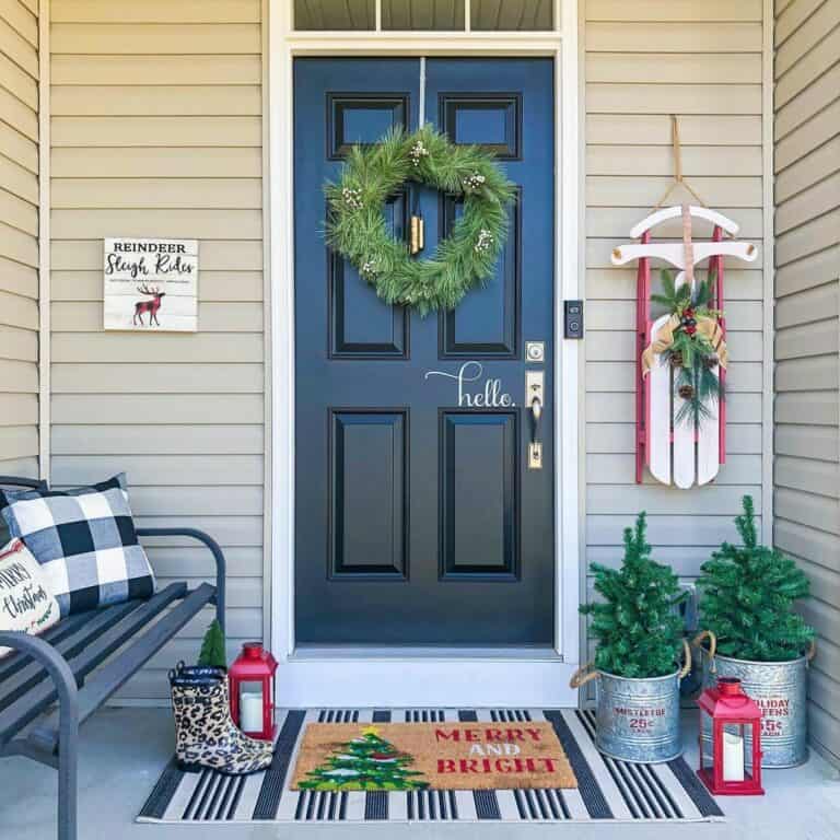 Front Entrance with Lantern Décor