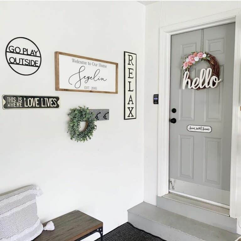 Unique Garage Entryway Wall Décor Ideas